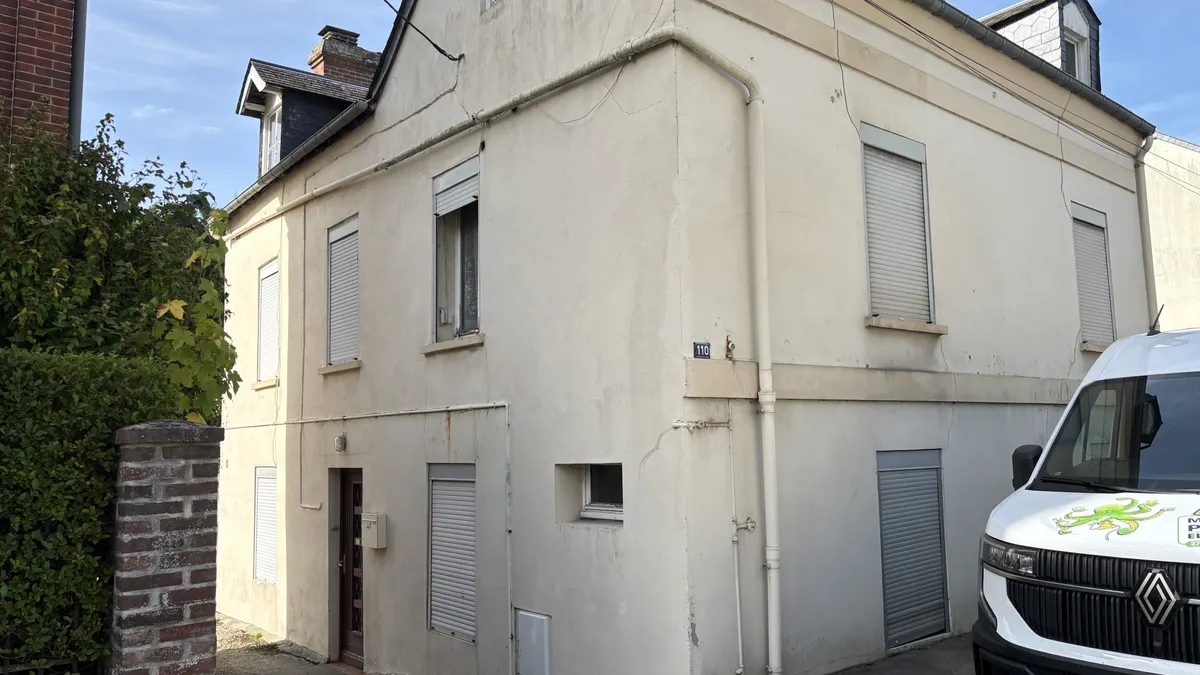 Photo 1