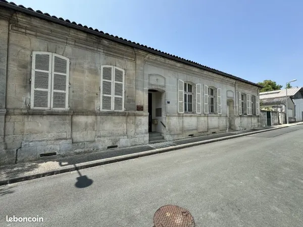 Bureaux 220 m² JARNAC