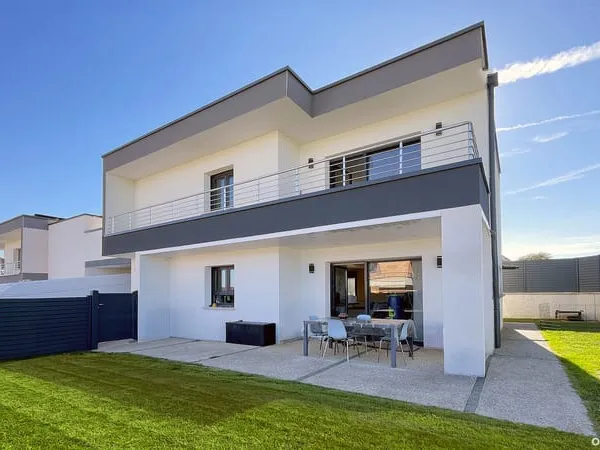 SAINT VIT - Maison moderne 140 m² - 4 chambres
