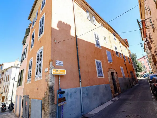 Maison 12 pièces 250 m²