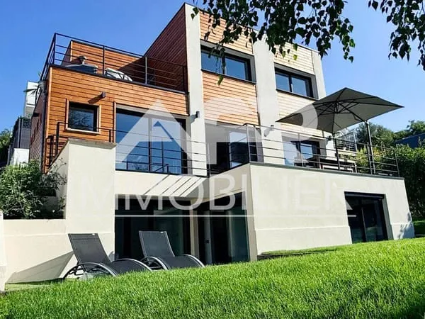 Maison 7 pièces 225 m²