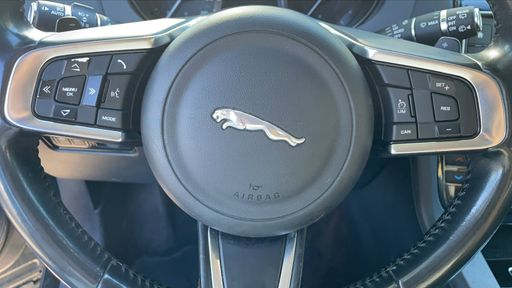 Jaguar F-Pace 2.0 D 180 AWD BVA8 - Portfolio – 2017 – 101417 km – Diesel – Boîte Automatique — photo 2