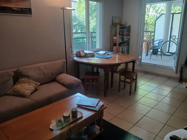 Loue chambre en colocation dans appartement