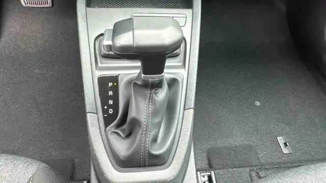 Kia Stonic 1.0 t-gdi 100 ch dct7 — photo 20