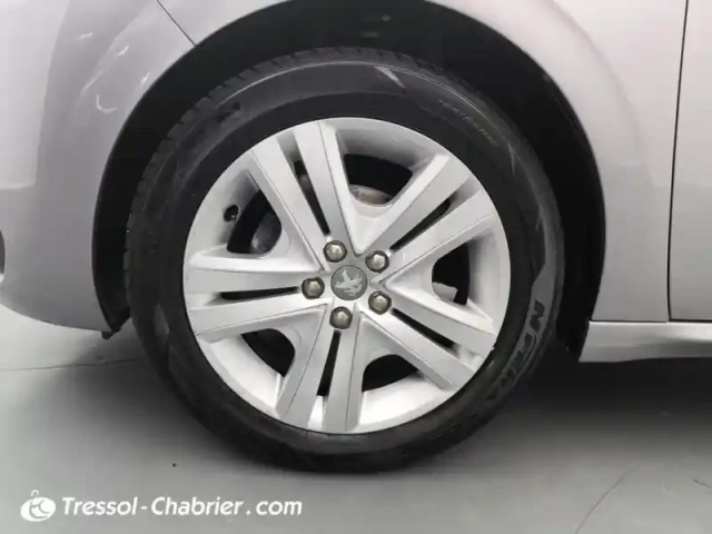 Peugeot 208 puretech 82ch s&amp;s bvm5 signature — photo 15