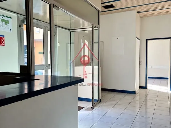 Immobilier Professionnel à vendre Aubagne