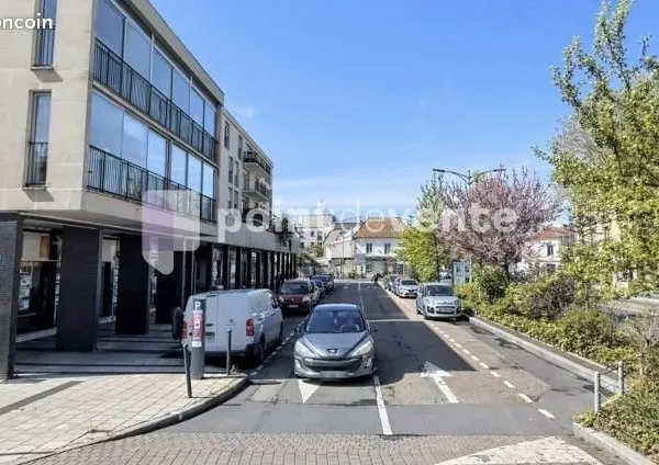 Service immobilier 75 m²