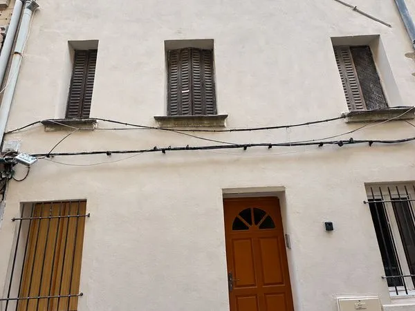 Avignon Intra-Muros - Immeuble de rapport à fort potentiel locatif - 4 logements à rénover intégrale