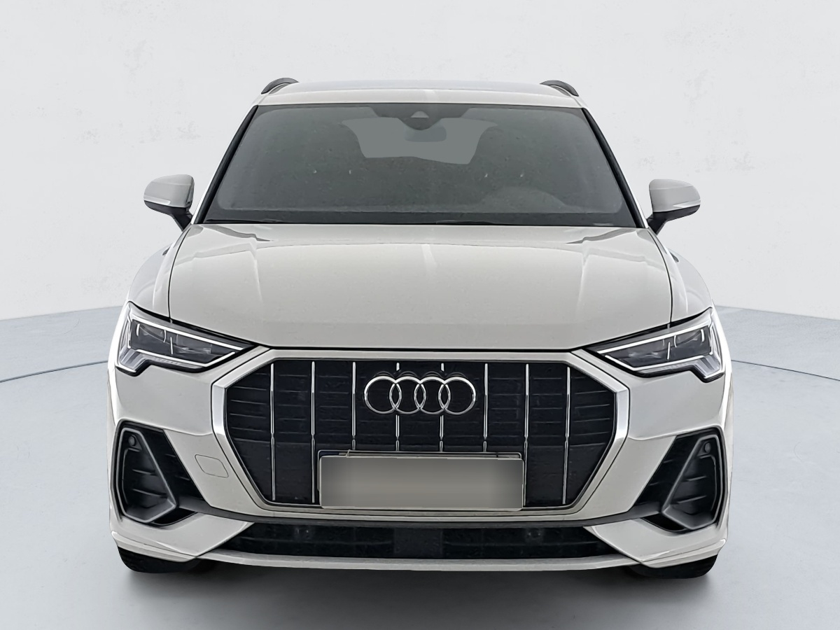 Audi Q3 — photo 8