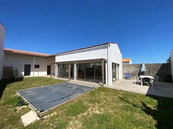 SAINT DENIS - maison 3 chambres/salle d'eau - piscine - 88 m²