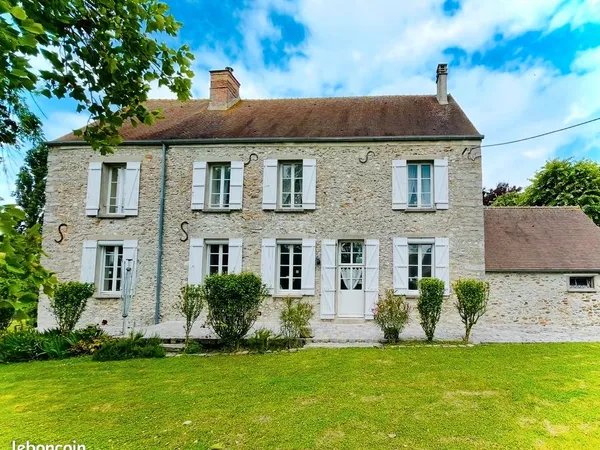Maison familiale à louer, 8 pièces, 172 m² avec grand jardin, environnement calme