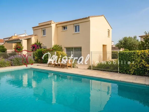 Villa 7 pièces 180 m²