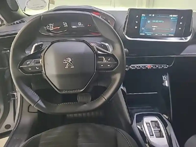 Peugeot 2008 puretech 130 s&amp;s eat8 — photo 29