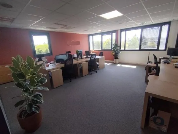 Bureau 164 m²