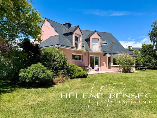 Maison avec vie de plain-pied et plage de Kerfany à pied.