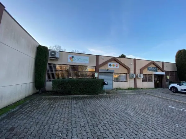 Local 121 m²
