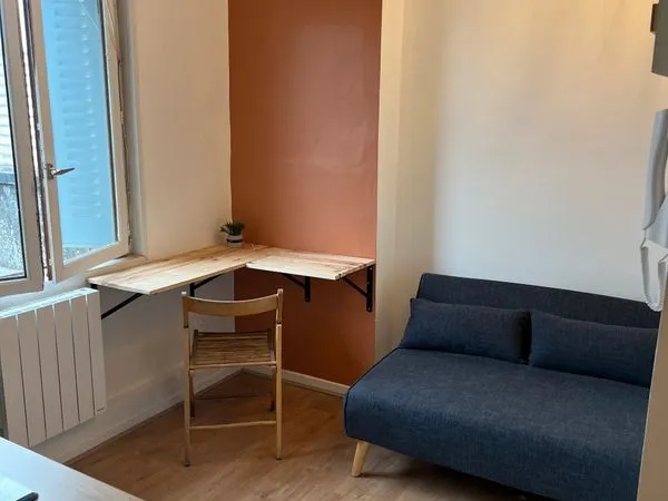 A louer Studio refait à neuf