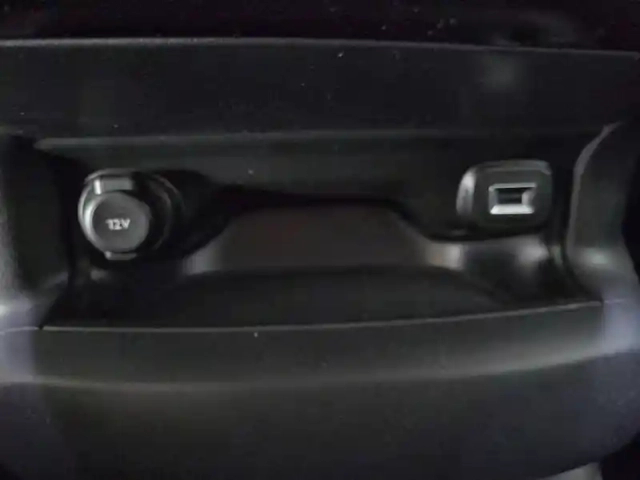 Citroën C4 cactus puretech 110 s&amp;s bvm6 — photo 16