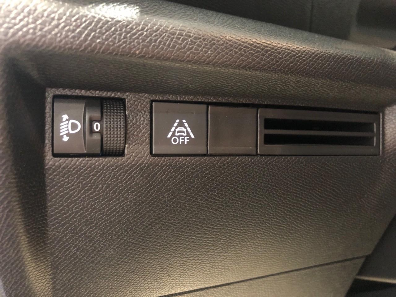 Citroën C4 hybride 136 e-dcs6 plus — photo 19