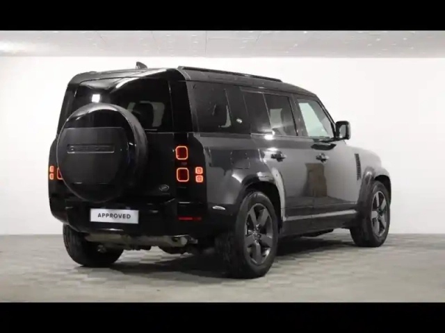 Land Rover Defender 110 2.0 p400e x-dynamic hse — photo 4