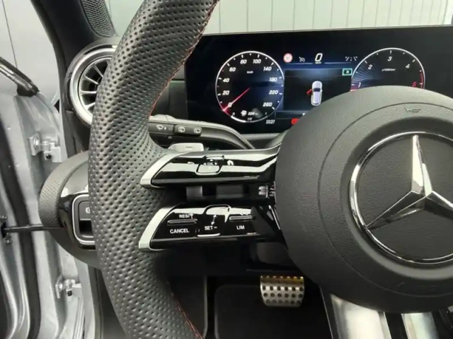 Mercedes Classe A 200 d amg line — photo 24