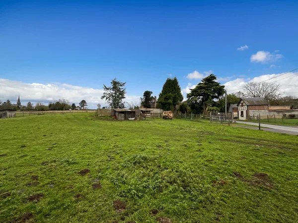 Terrain proche Etrepagny