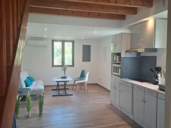 Loue ravissant meublé, très calme avec jardin