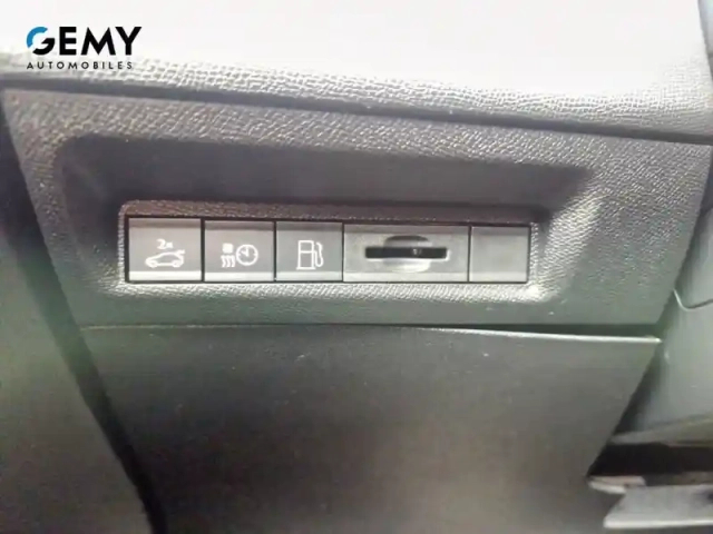 Peugeot 408 phev 225 e-eat8 — photo 21