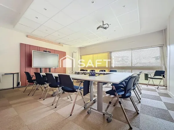 Bureaux 12 pièces 450 m²