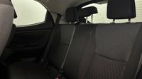 Toyota Yaris 116h Design 5p MY22 — photo 13