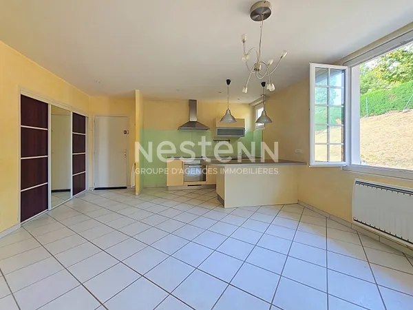 Appartement à louer T2 bis - Quartier au dessus des impôts - Une place de stationnement - une cave