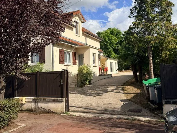 Maison 171 m2 sur 541 m2 de terrain quartier des coteaux