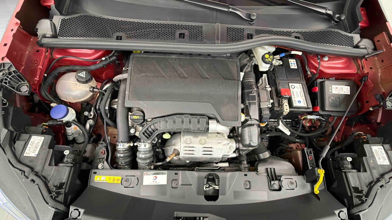 Peugeot 2008 PureTech 130 S&amp;S EAT8 — photo 20