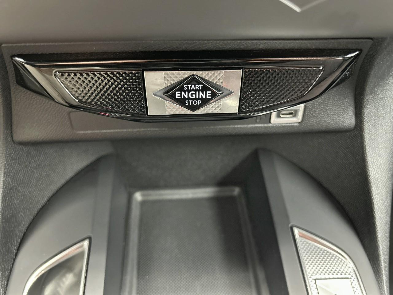 Ds Ds 3 puretech 100 bvm6 performance line — photo 19