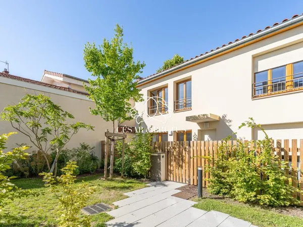 Vends maison récente - 101 m² - 5 pièces, 4 chambres - Ste Foy Les Lyon 69110