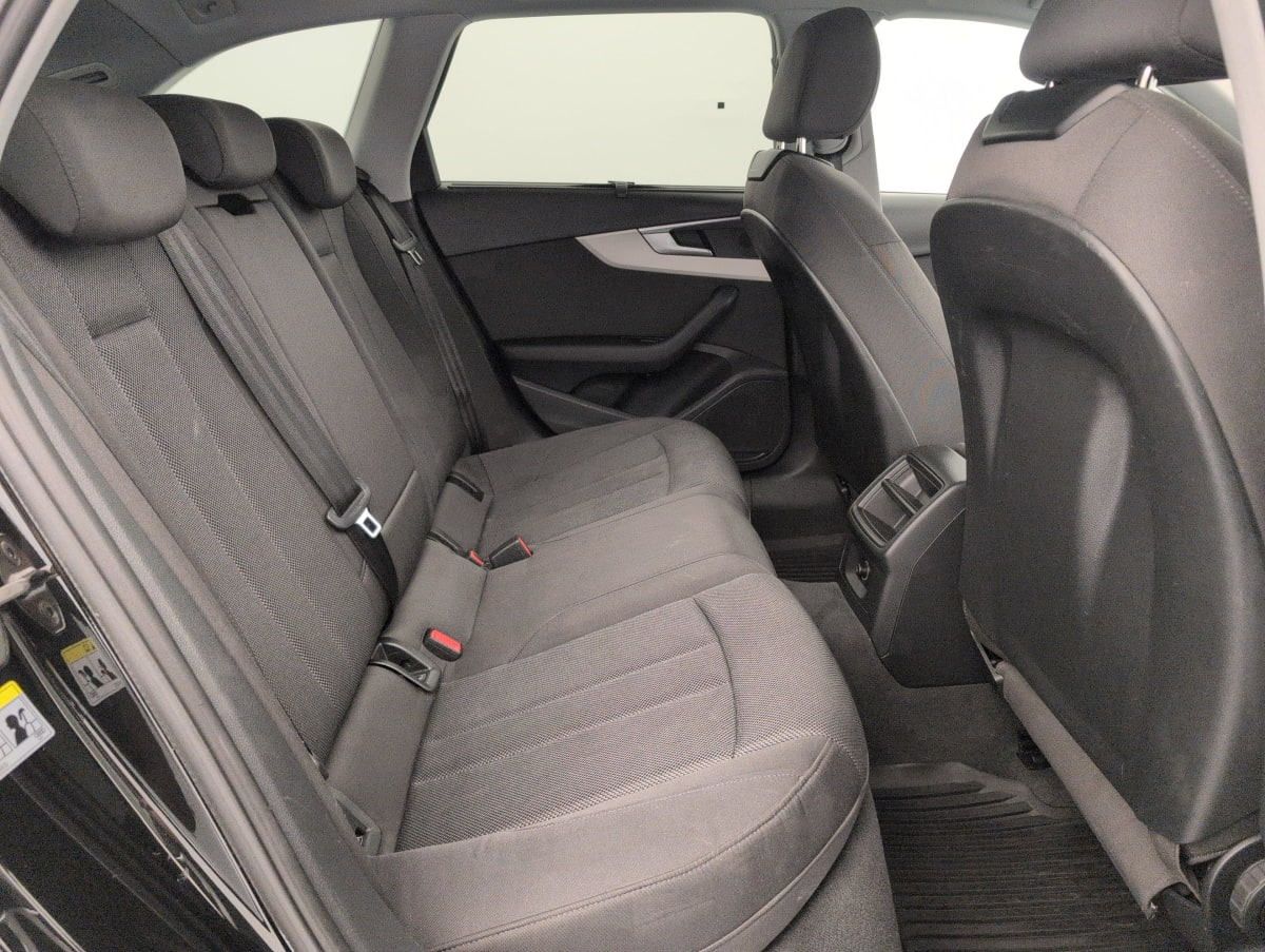 Audi A4 Avant — photo 10