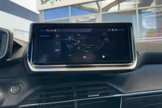 Peugeot 208 hybrid 100 e-dcs6 — photo 18