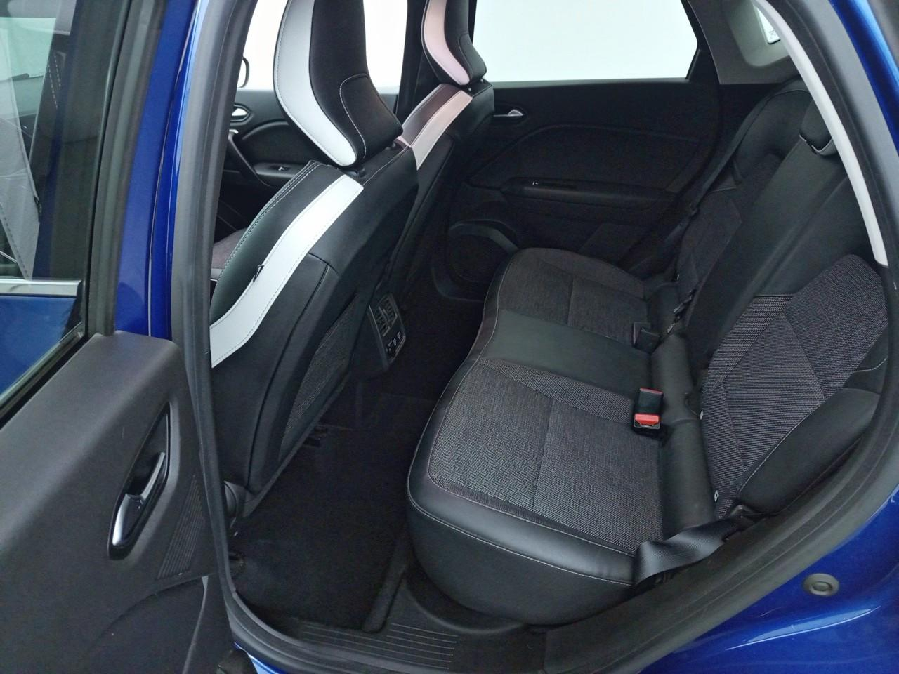 Renault Captur e-tech plug-in 160 intens — photo 13