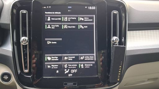 Volvo XC40 2.0 D3 150 BVA - Momentum – 2019 – 111036 km – Diesel – Boîte Automatique — photo 13