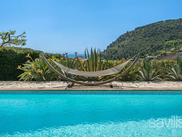 Villa rénovée avec vue mer aux portes de Monaco