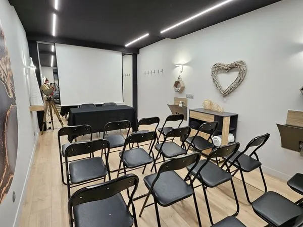 Espace pro 24 m² tous usages à l'année - Triel 78