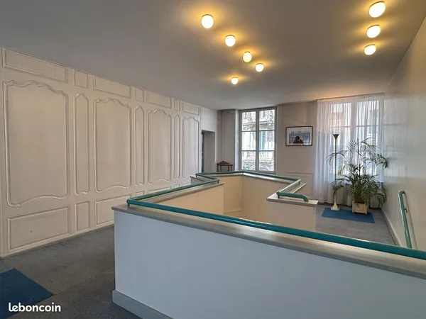 Immeuble 20 pièces 700 m²