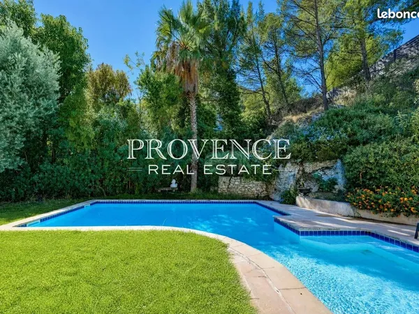 Villa 4 pièces 184 m²
