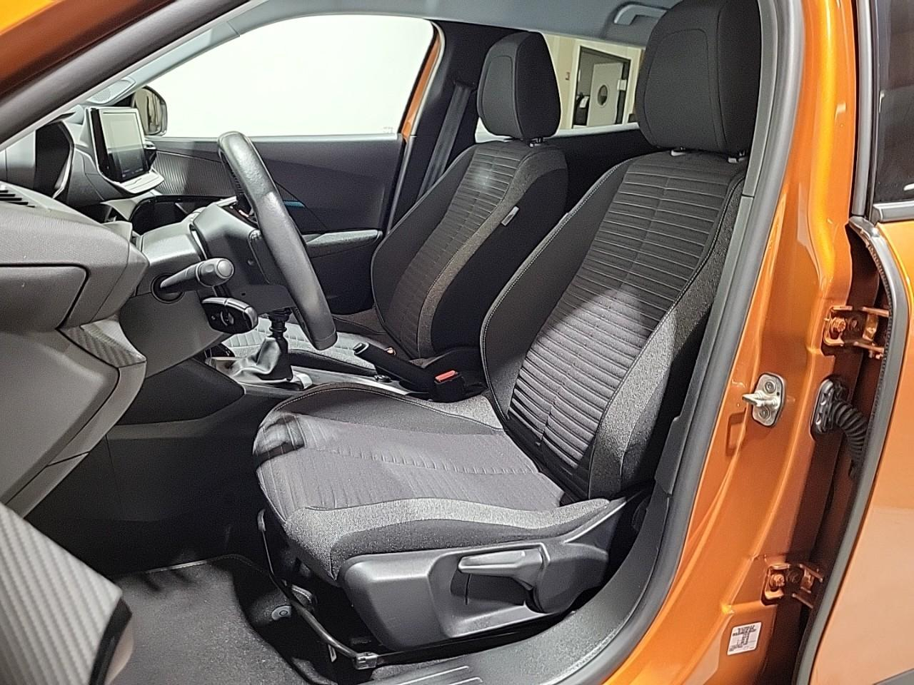 Peugeot 2008 puretech 100 s&s bvm6 style — photo 10