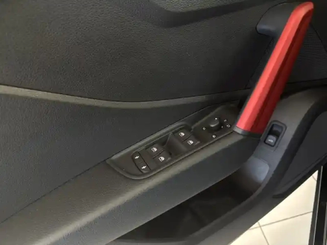 Audi Q2 30 tfsi sport — photo 15