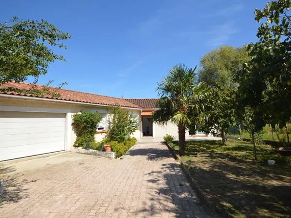 Maison plein pied de 118m² récente dans lotissement calme