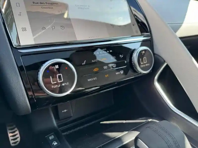 Jaguar E-Pace p270e ch phev awd bva — photo 9