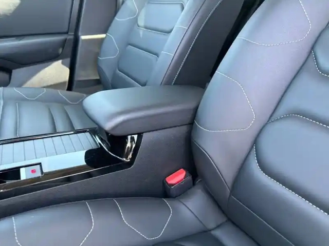 Citroën C4 e- 136 ch automatique — photo 22