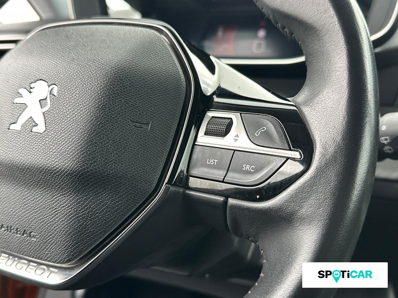Peugeot 2008 1.2 puretech 100ch s&s allure pack — photo 18