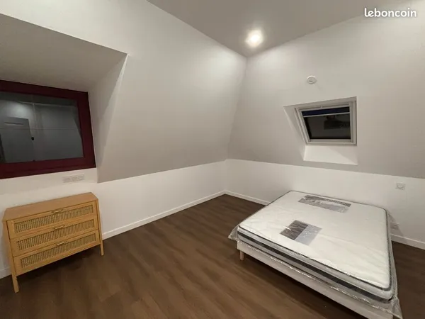 LOCATION MEUBLÉE — LANVÉOC — T3 DUPLEX — 70 m² au sol / 59 m² Carrez